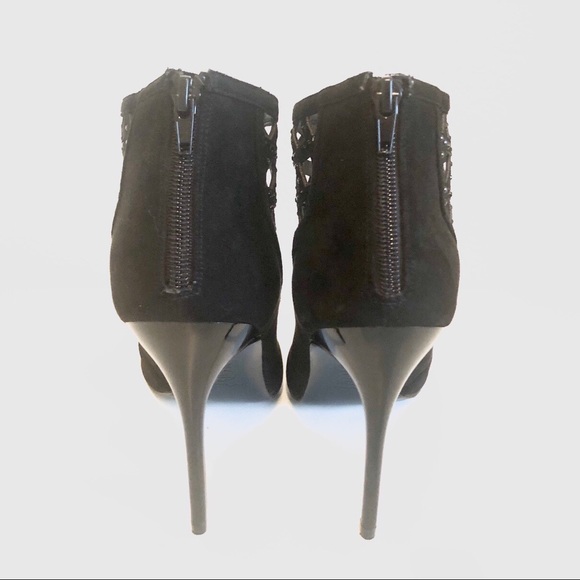 Black nima stilettos, strapped with gems on front. 4 Inch heels - Picture 2 of 4